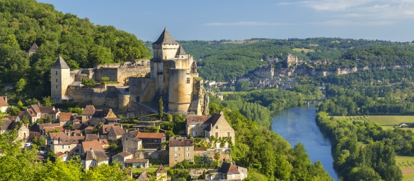 The castle of Castelnaud - Kayaking on the Dordogne