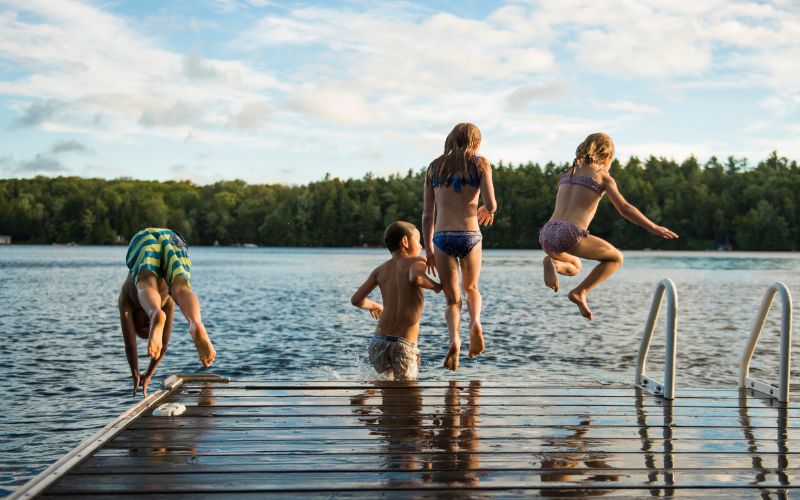 Photoshoot kids jumping