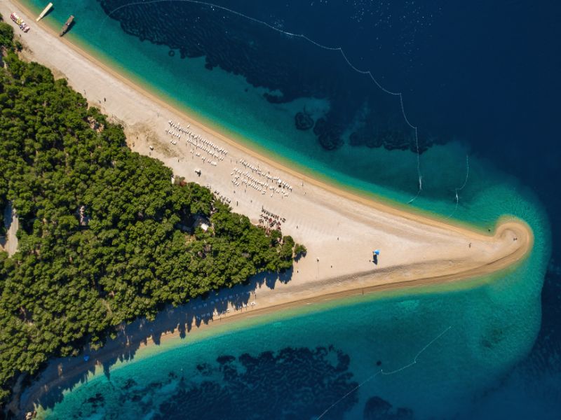 Sandy beach Zlatni Rat