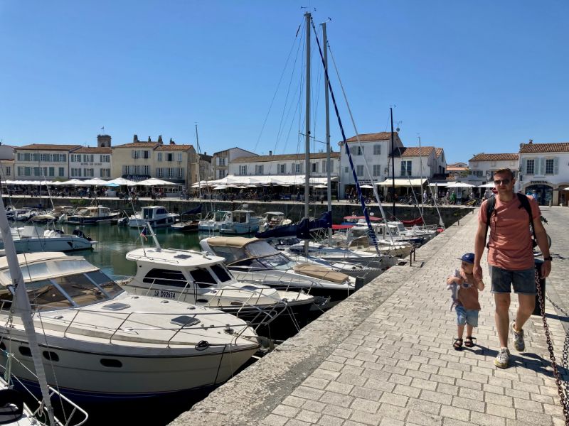 Wandelen in de haven van Saint-Martin-de-Ré